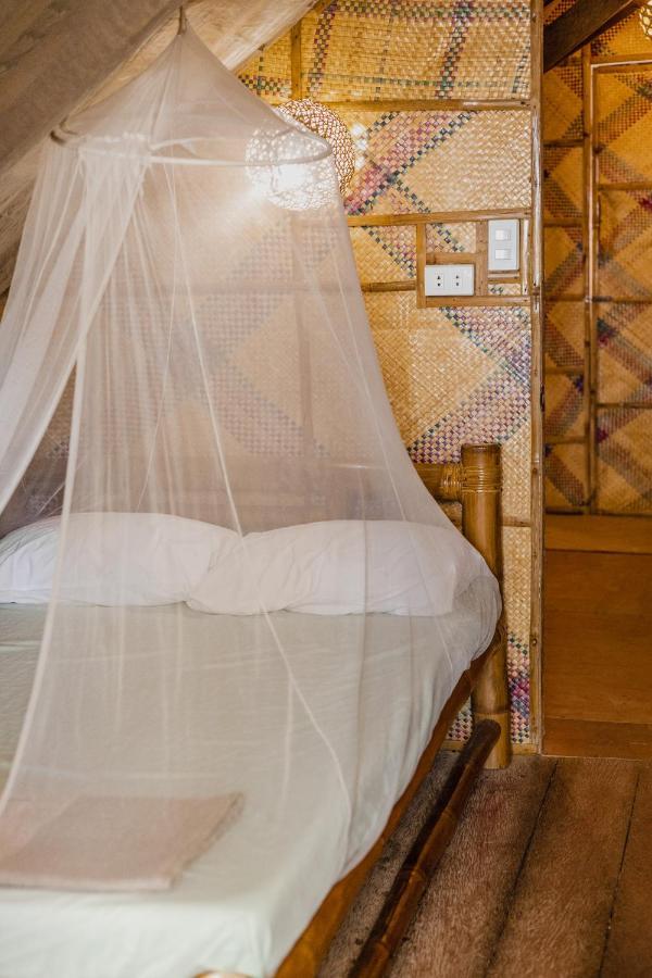 อมามี่ บีช รีสอร์ต Hotel ปูแอร์โตกาเลรา ภายนอก รูปภาพ